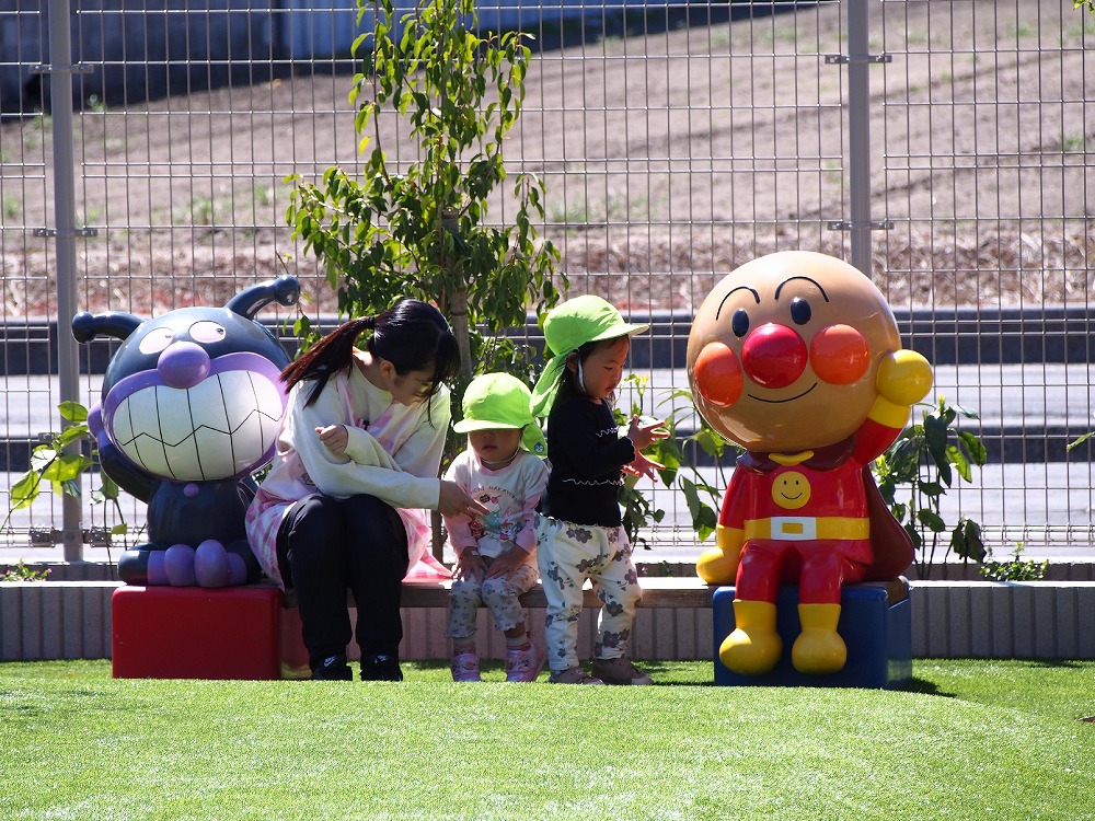 アンパンマンのベンチ